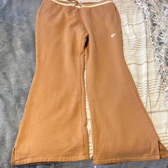 Pink Ivy Fleece Flare Sweatpants - Picture 6 of 6